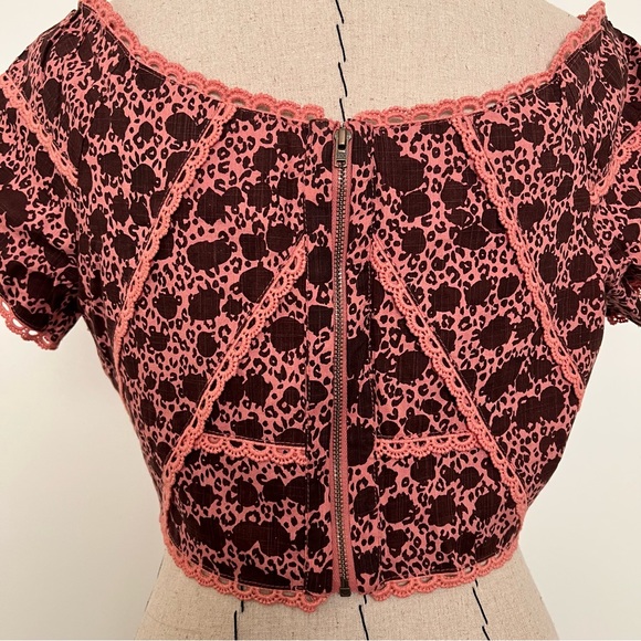 NWT By Anthropologie Off-The-Shoulder Top - size 8, 10 - Picture 9 of 15